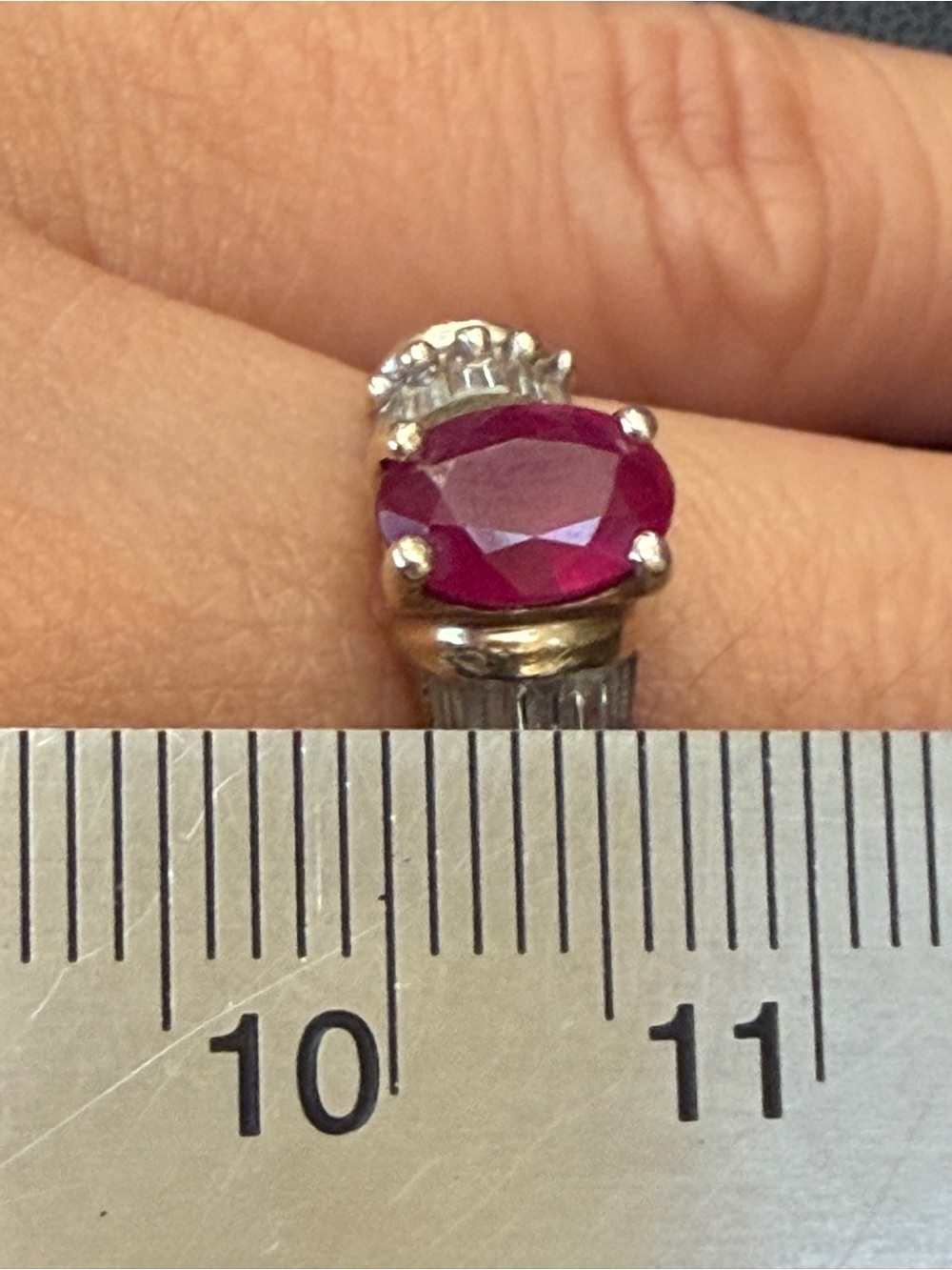 Vintage 14k solid gold ruby ring - Picture 8 of 11